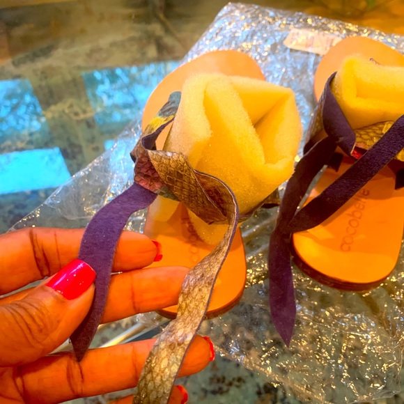 ✨Cocobelle✨ Multicolor Snake Thong W/Tie Strap Sandal - Picture 7 of 15